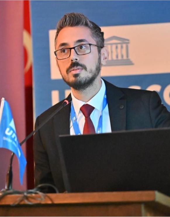 KADİRHAN ÖZDEMİR